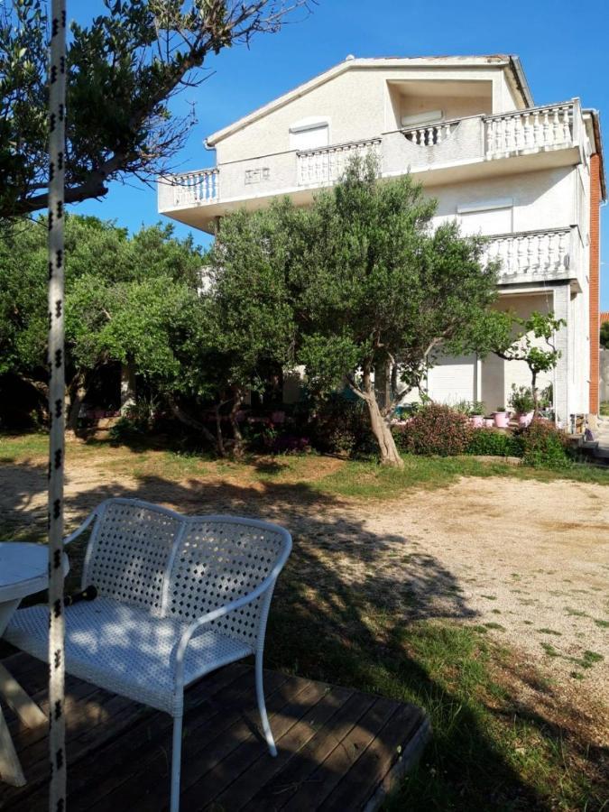 Apartments Luce-With Parking Nin Exterior photo
